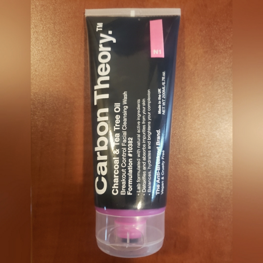 Carbon Theory.Charcoal & Tea Tree Oil Breakout Control Facial Cleansing Wash